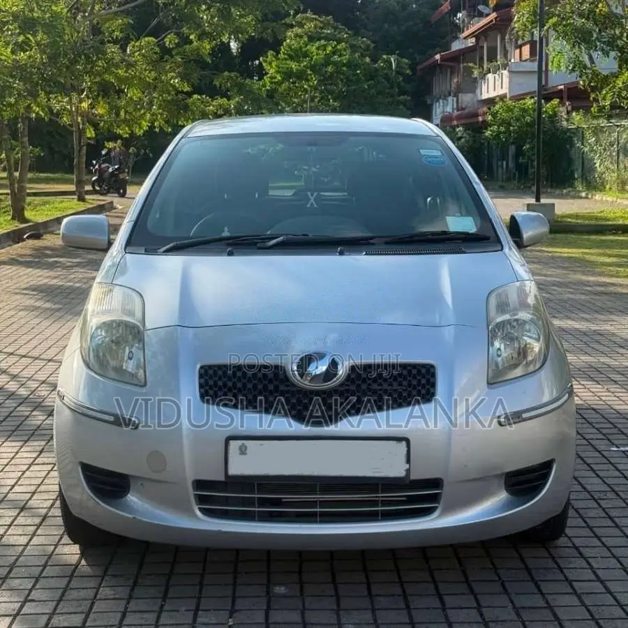 Toyota Vitz 2007 Car (Used)