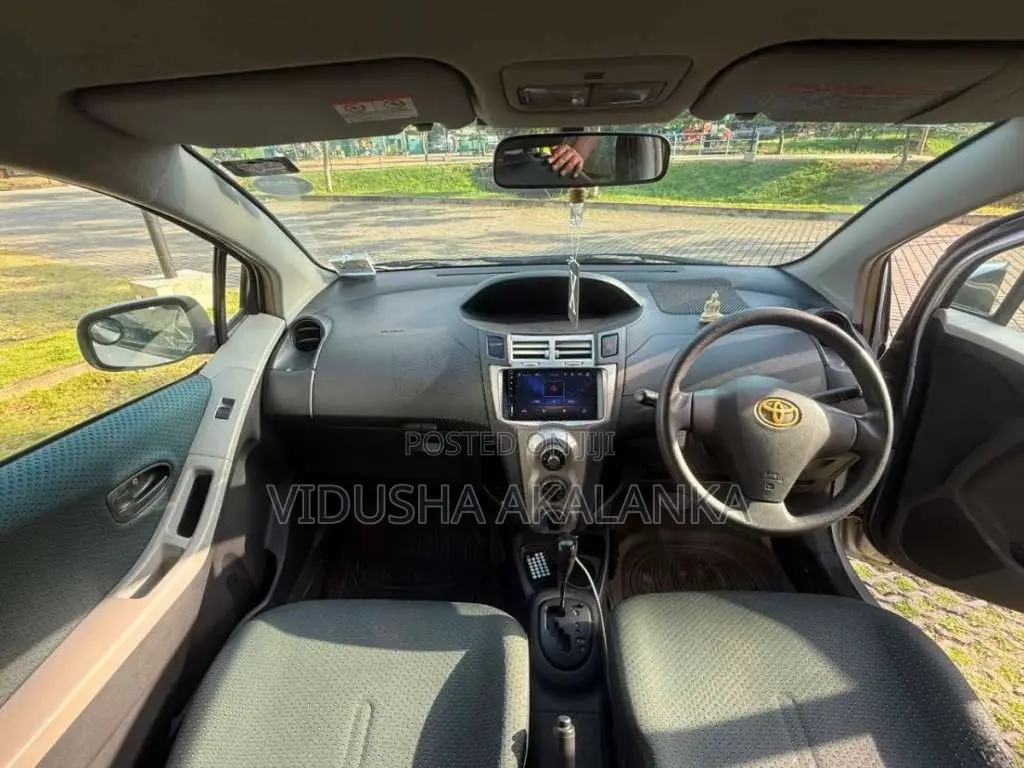 Toyota Vitz 2007 Car (Used)