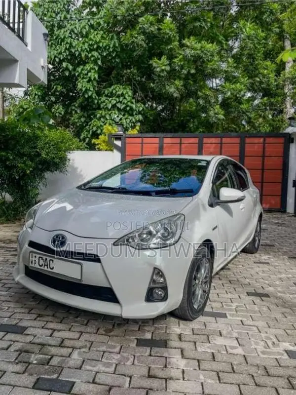 Toyota Aqua 2012 Car (Used)