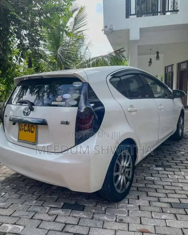Toyota Aqua 2012 Car (Used)