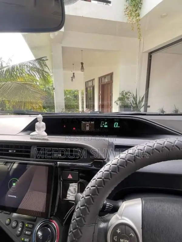 Toyota Aqua 2012 Car (Used)