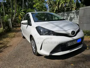 Toyota Vitz 2016 Car (Used)