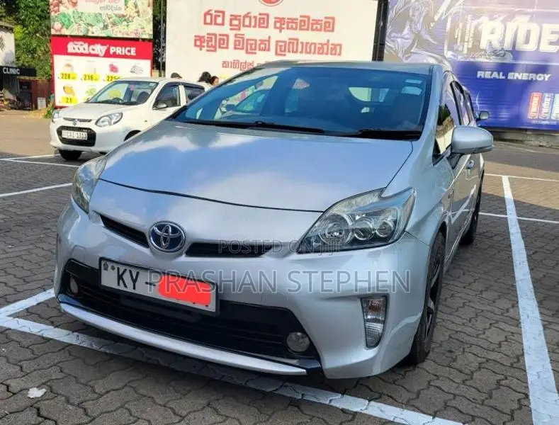 Toyota Prius 2013 Car (Used)