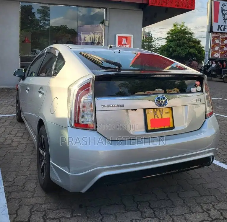 Toyota Prius 2013 Car (Used)