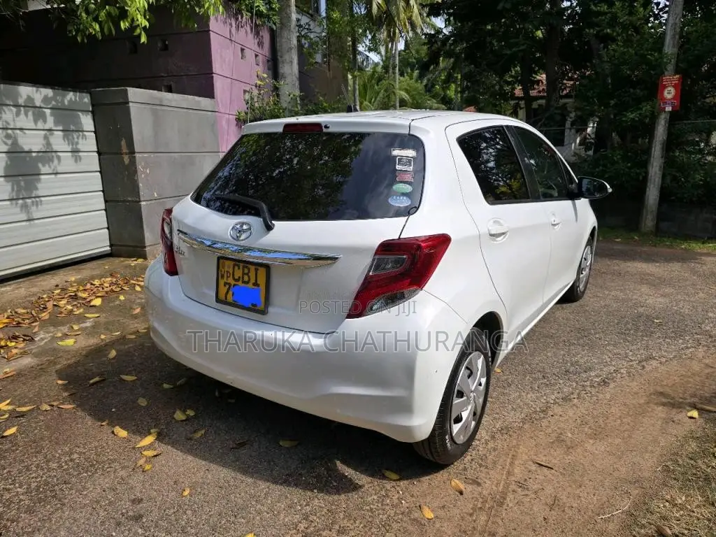 Toyota Vitz 2016 Car (Used)