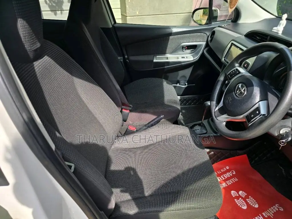 Toyota Vitz 2016 Car (Used)