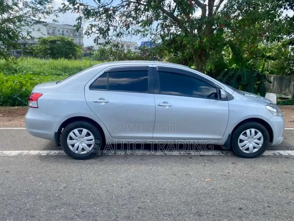 Toyota Belta 2010 Car (Used)