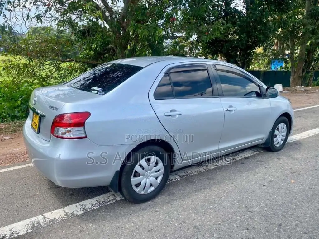 Toyota Belta 2010 Car (Used)