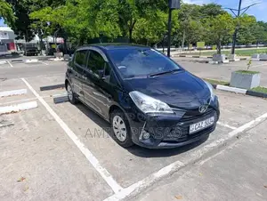 Toyota Vitz 2017 Car (Used)
