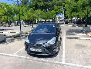Toyota Vitz 2017 Car (Used)
