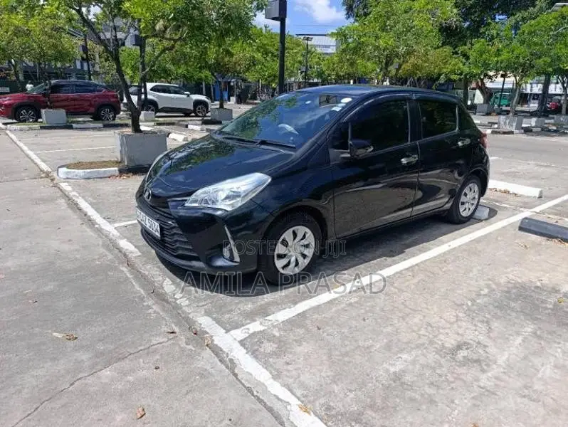 Toyota Vitz 2017 Car (Used)