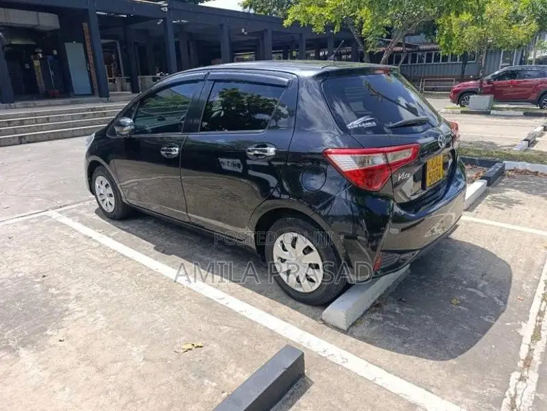 Toyota Vitz 2017 Car (Used)