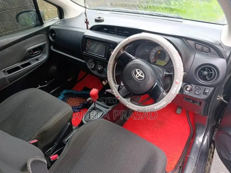 Toyota Vitz 2017 Car (Used)
