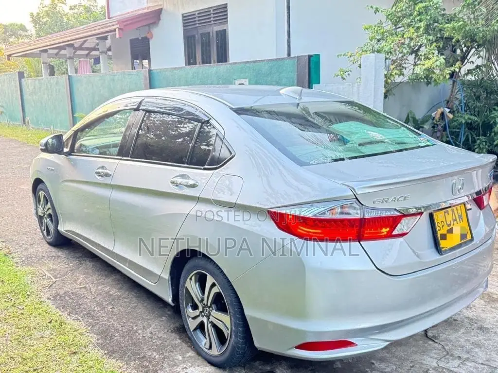 Honda Grace 2016 Car (Used)