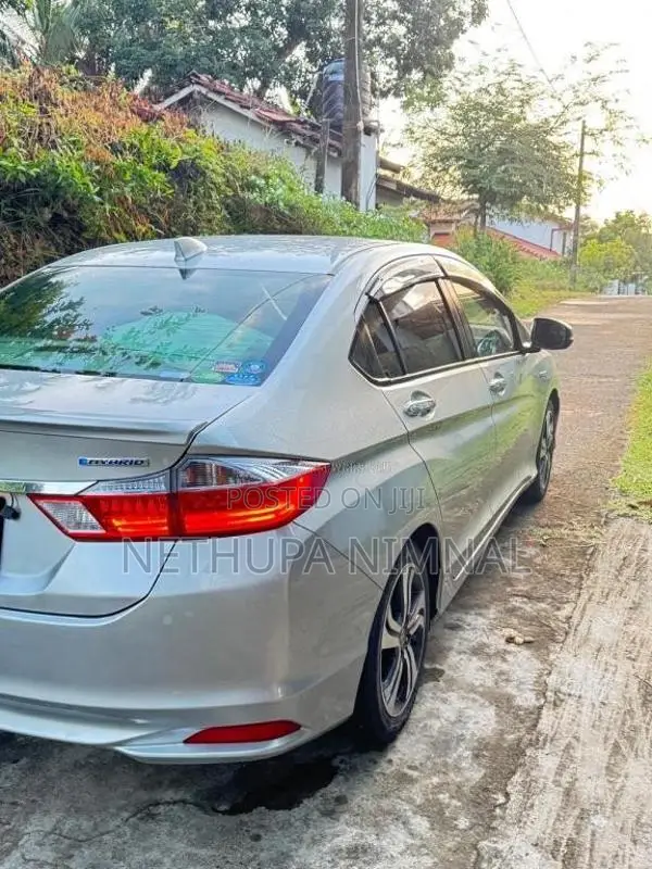 Honda Grace 2016 Car (Used)