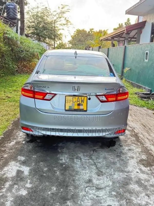 Honda Grace 2016 Car (Used)