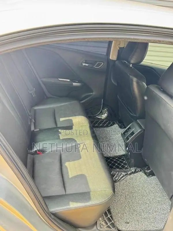 Honda Grace 2016 Car (Used)