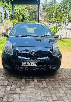 Toyota Vitz 2009 Car (Used)