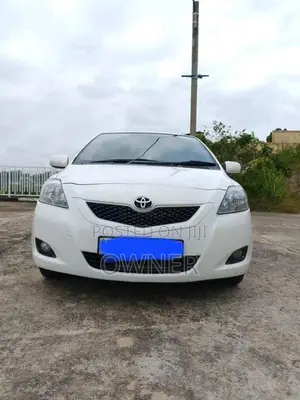 Toyota Yaris 2011 Car (Used)