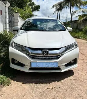 Honda Grace 2017 Car (Used)