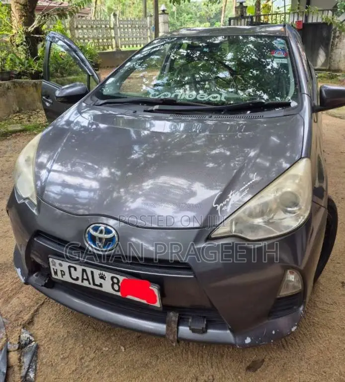 Toyota Aqua 2015 Car (Used)