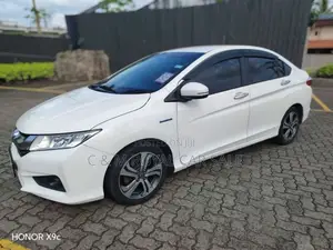 Honda GRACE 2015 Car (Used)