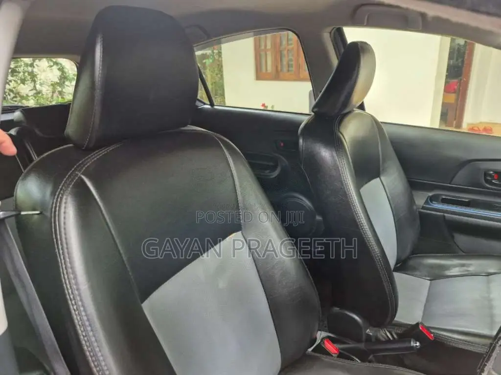 Toyota Aqua 2015 Car (Used)