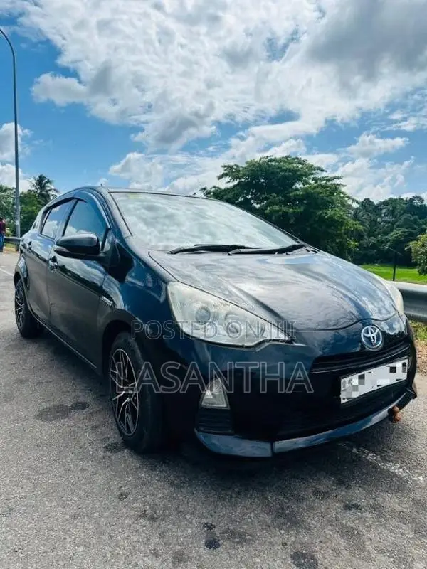 Toyota Aqua 2013 Car (Used)