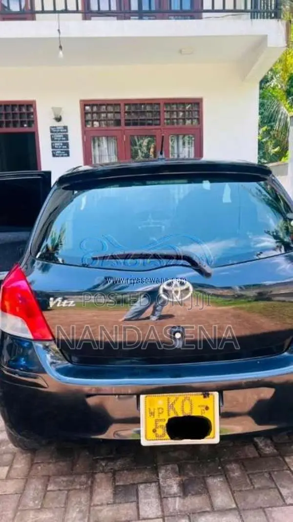 Toyota Vitz 2009 Car (Used)