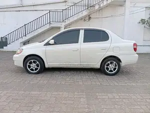 Toyota Platz 2005 Car (Used)