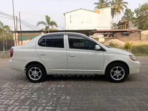 Toyota Platz 2005 Car (Used)