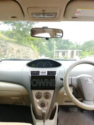 Toyota Yaris 2011 Car (Used)