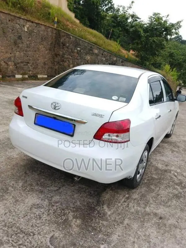 Toyota Yaris 2011 Car (Used)