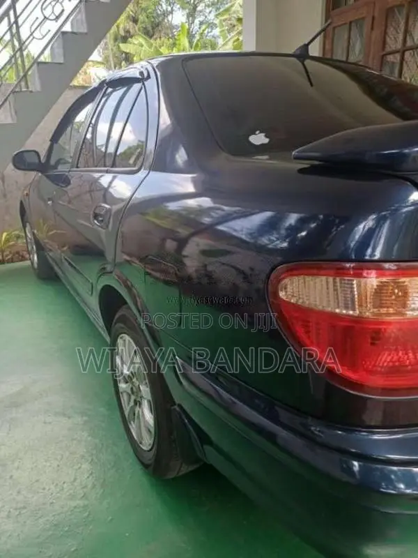 Nissan N16EX Saloon 2001 Car (Used)