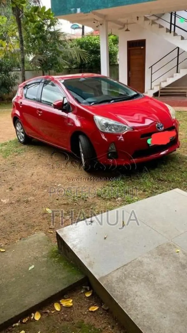 Toyota Aqua 2014 Car (Used)