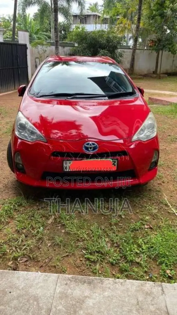 Toyota Aqua 2014 Car (Used)