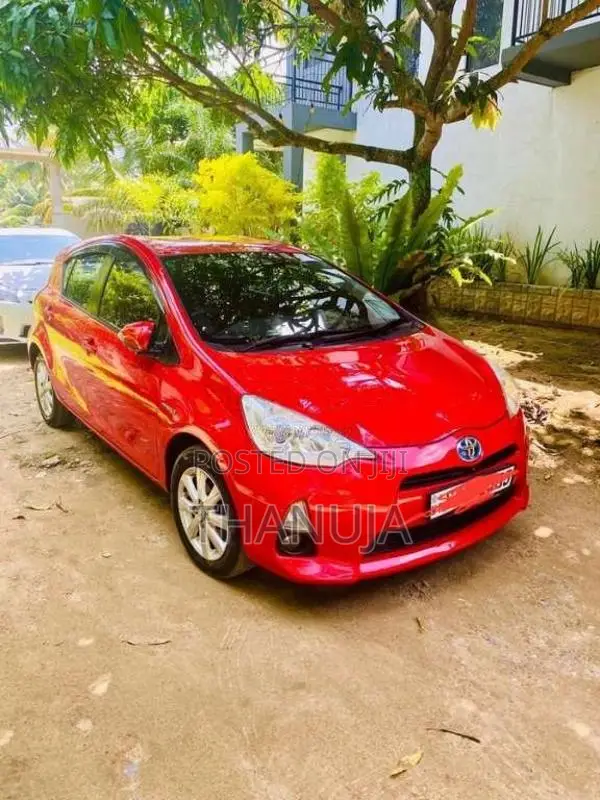 Toyota Aqua 2014 Car (Used)