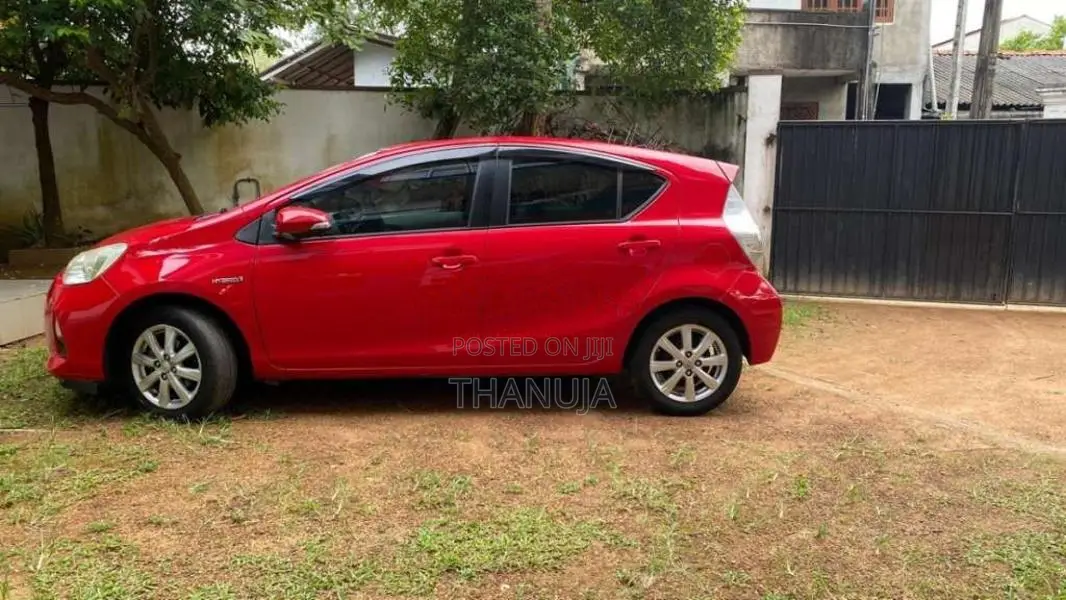 Toyota Aqua 2014 Car (Used)