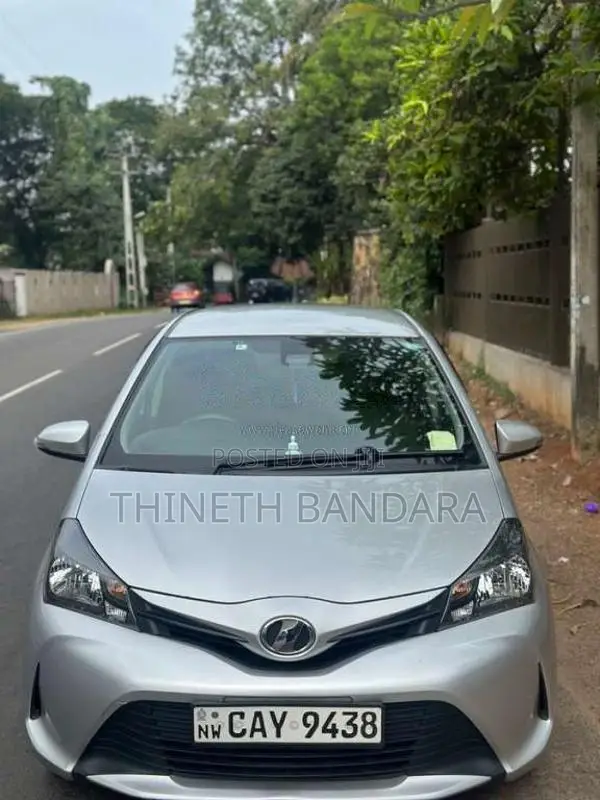 Toyota Vitz 2016 Car (Used)