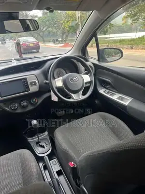 Toyota Vitz 2016 Car (Used)