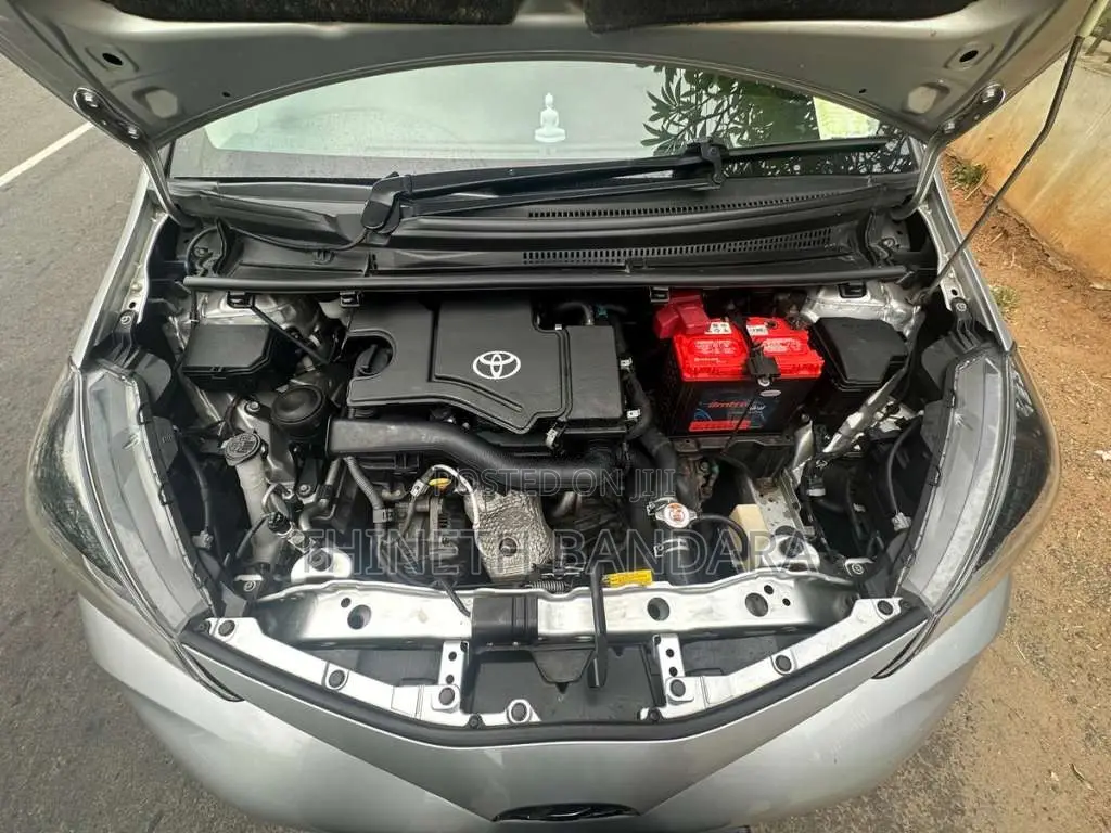 Toyota Vitz 2016 Car (Used)
