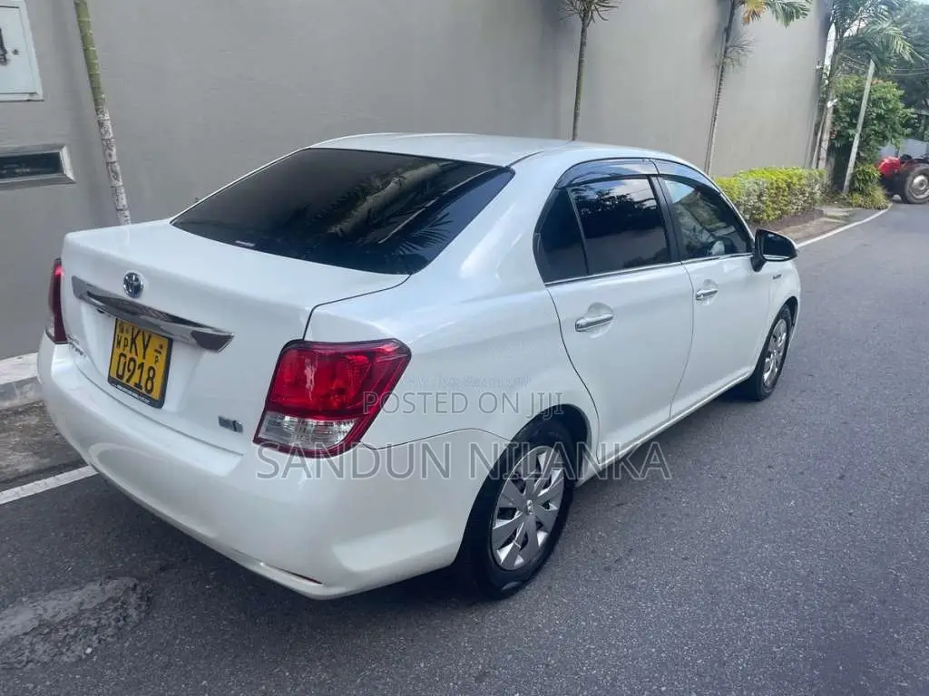 Toyota Axio G Grade Hybrid 2013 Car (Used)