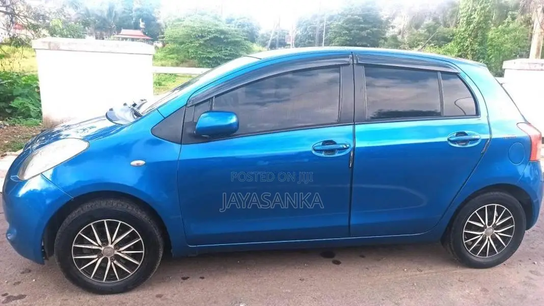 Toyota Vitz 2007 Car (Used)