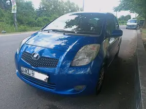Toyota Vitz 2007 Car (Used)