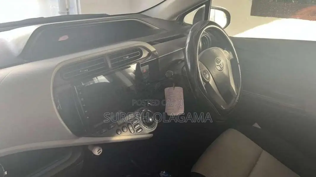 Toyota Aqua 2014 Car (Used)
