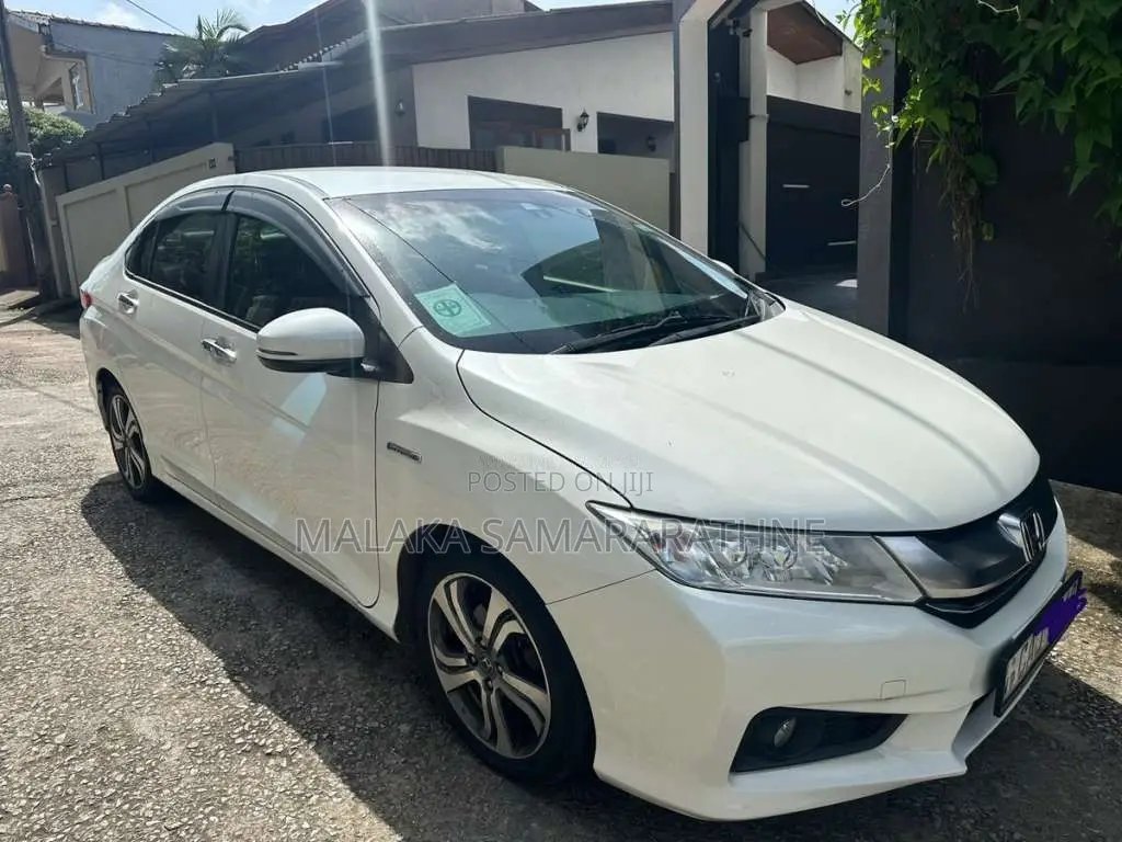 Honda Grace 2015 Car (Used)