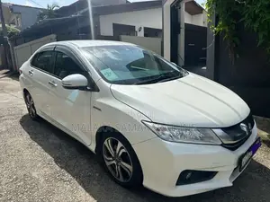 Honda Grace 2015 Car (Used)