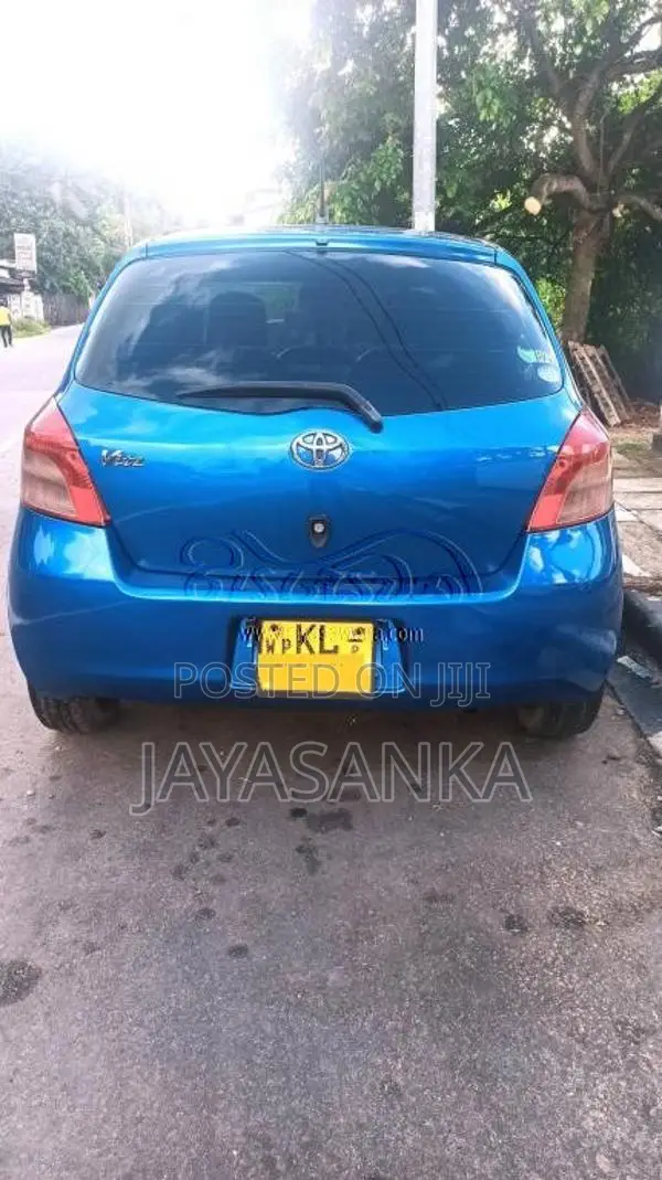Toyota Vitz 2007 Car (Used)