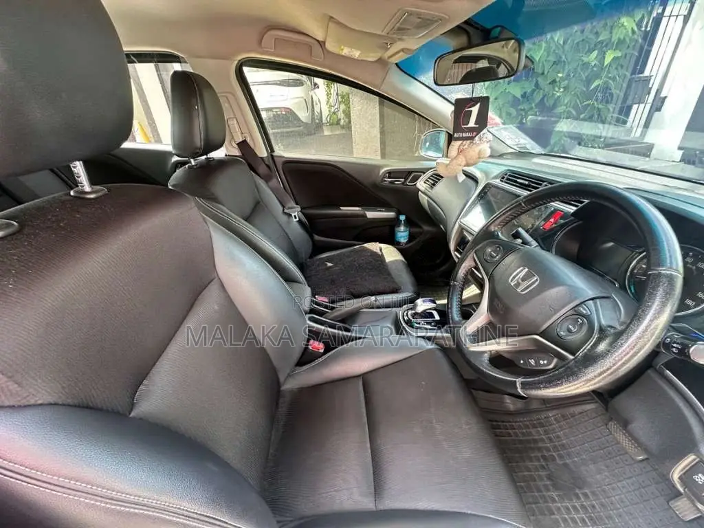 Honda Grace 2015 Car (Used)