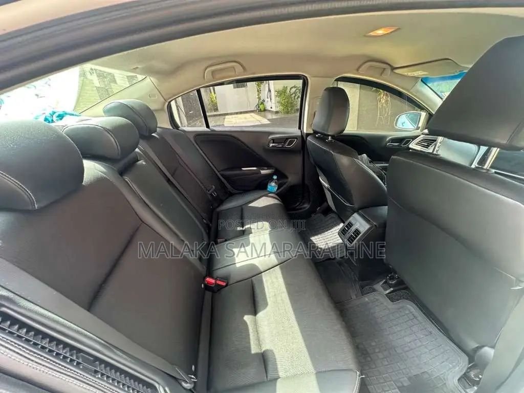 Honda Grace 2015 Car (Used)